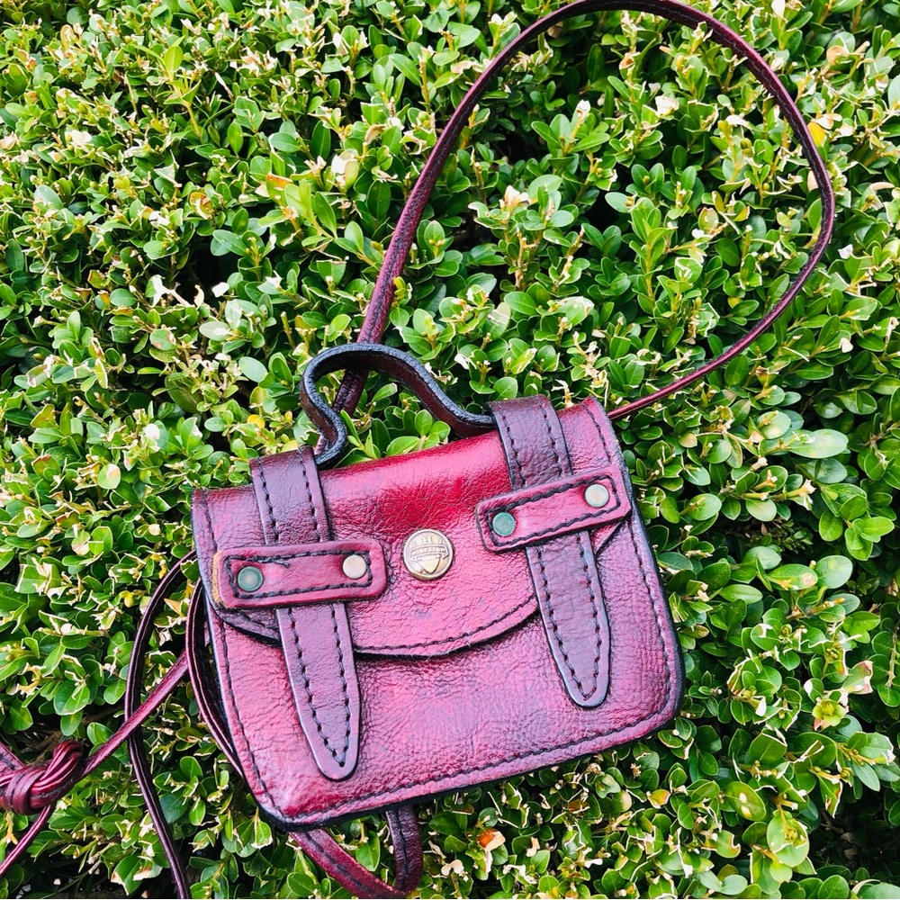 HIDESIGN Genuine Leather Crossbody Bag Purse Minimalist Vintage Mini Bag Elegant